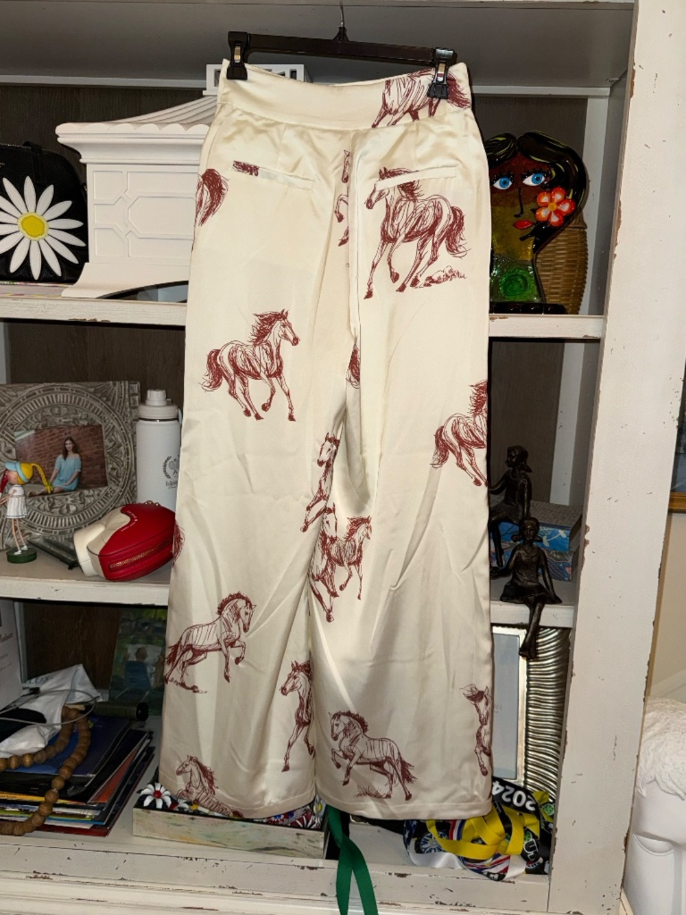 Le' Al.x Xs Horse print satin high waited pleated front wide leg pants Le Alx - Picture 6 of 6